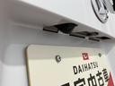 【バックカメラ】 対応モニターを装着することで、駐車時に車両後方の様子を見ることができます。