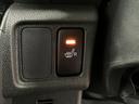 【運転席シートヒーター装備】 座面と背面を温め、寒い日のドライブを快適にします。