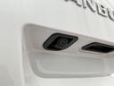 【バックカメラ】 駐車時に車両後方の様子を見ることができるので、運転の不安を軽くします。