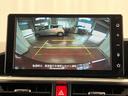 【バックカメラ】 駐車時に車両後方の様子を見ることができるので、運転の不安を軽くします。