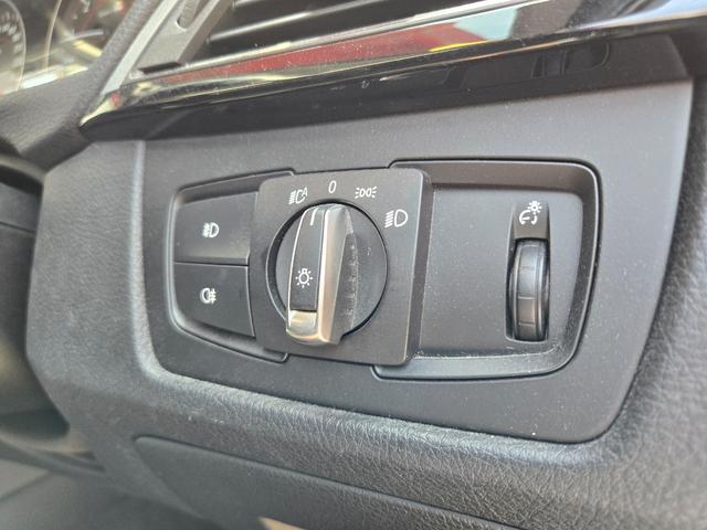 ３シリーズ ３２０ｉツーリング　スポーツ　ＦＵ１２１３　純正マルチナビ　ＣＤ　ＤＶＤ　ＭＳＶ　Ｂｌｕｅｔｏｏｔｈ　ハンズフリー　バックカメラ　革巻ハンドル　ステアリングスイッチ　ＬＩＭ機能　オートライト　ＨＩＤヘッドライト（23枚目）