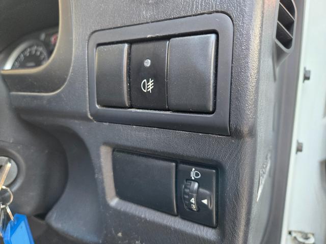 ジムニー ＸＧ　ＦＵ１２３８　カロッツェリアメモリーナビ　ＣＤ　ＤＶＤ　ＭＳＶ　ＳＤ　地デジフルセグ　Ｂｌｕｅｔｏｏｔｈ　ハンズフリー　社外ＬＥＤヘッドライト　ＬＥＤデイライト　ＴＥＲＺＯロッドホルダー　ドアバイザー（22枚目）