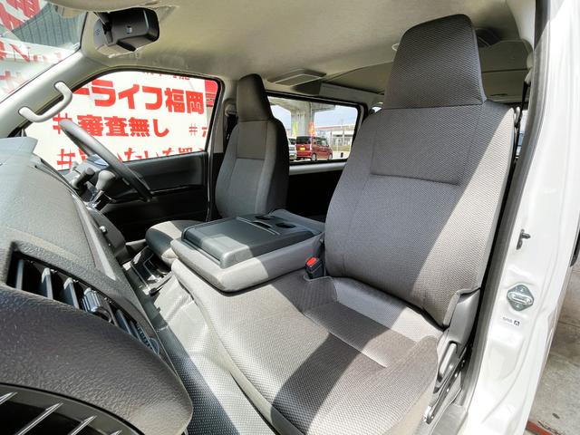 ハイエースバン ロングＤＸ　ＧＬパッケージ　ＦＵ１３４２　ＧＲ仕様車　新車コンプリート　ディーラーオプション　メッキドアミラー　ＴＲＤフロントスポイラー　リアスポイラー　サイドスカート　マッドクロス１６インチＡＷ　ホワイトレターＲＴタイヤ（50枚目）