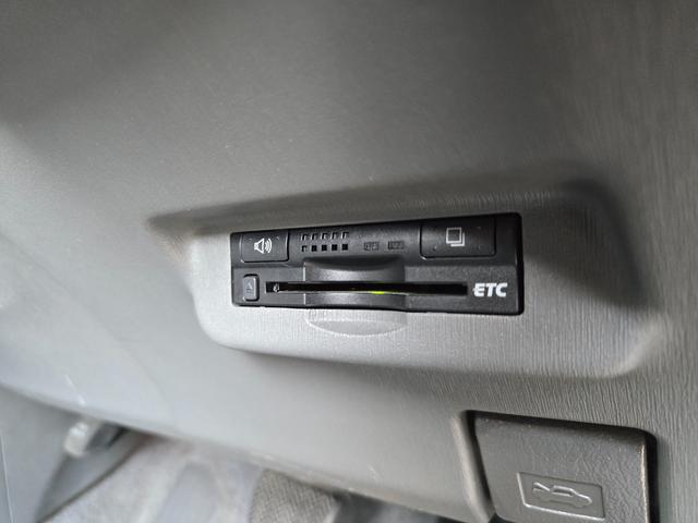 プリウス Ｓツーリングセレクション　ＦＵ１５７１　純正ＨＤＤナビ　ＣＤ　ＤＶＤ　地デジフルセグ　Ｂｌｕｅｔｏｏｔｈ　ハンズフリー　バックカメラ　ビルトインＥＴＣ　ステアリングスイッチ　オートライト　ＬＥＤヘッドライト　フォグランプ（22枚目）