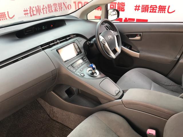 プリウス Ｓ　純正ＳＤナビ　地デジフルセグ　ＣＤ　ＤＶＤ　ＳＤ　Ｂｌｕｅｔｏｏｔｈ　バックカメラ　　ビルトインＥＴＣ　キーレス　オートエアコン　オートライト　ＨＩＤヘッドライト　フォグライト　純正１５インチホイール（10枚目）