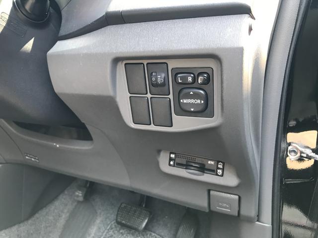 プリウス Ｓ　純正ＳＤナビ　地デジフルセグ　ＣＤ　ＤＶＤ　ＳＤ　Ｂｌｕｅｔｏｏｔｈ　バックカメラ　　ビルトインＥＴＣ　キーレス　オートエアコン　オートライト　ＨＩＤヘッドライト　フォグライト　純正１５インチホイール（21枚目）