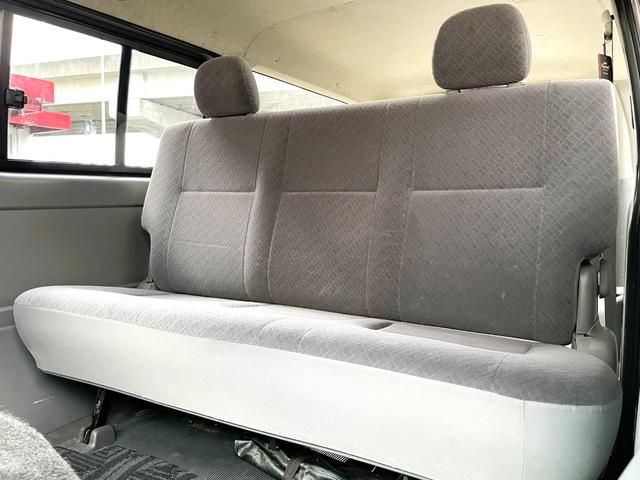 レジアスエースバン ロングスーパーＧＬ　ＦＵ１６０５　社外ナビ　ＤＶＤ　Ｂｌｕｅｔｏｏｔｈ　フルセグ　バックカメラ　ＥＴＣ　両側スライドドアー　イージークロージャ―付　デイライト　フロントハーフエアロ　リアルーフスポイラー　４型テールレンズ（18枚目）