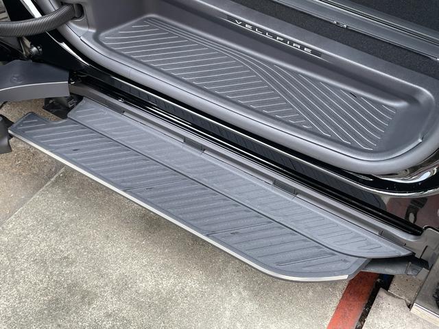 ヴェルファイア Ｚ　プレミア　Ｚ　プレミア　左右独立ムーンルーフ　ユニバーサルステップ　パノラミックビューモニター　サンセットブラウン本革シート　エグゼクティブパワーシート　１・２列目シートエアコンヒーター　デジタルインナーミラー（22枚目）