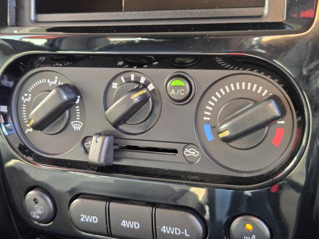 ジムニー クロスアドベンチャー　ＦＵ１８７６　カロッツェリアサイバーナビ　ＣＤ　ＤＶＤ　ＭＳＶ　地デジフルセグ　Ｂｌｕｅｔｏｏｔｈ　ハンズフリー　ＥＴＣ　革巻ハンドル　ＨＩＤヘッドライト　ＬＥＤフォグランプ（25枚目）