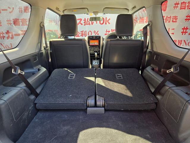 ジムニー ランドベンチャー　ＦＵ１９２２　ストラーダＳＤナビ　ＣＤ　ＤＶＤ　ＳＤ　地デジフルセグ　ハンズフリー　革巻ハンドル　ＨＩＤヘッドライト　フォグランプ　ＬＥＤデイライト　シートヒーター　電子制御機能型４ＷＤ　レザーシート（12枚目）