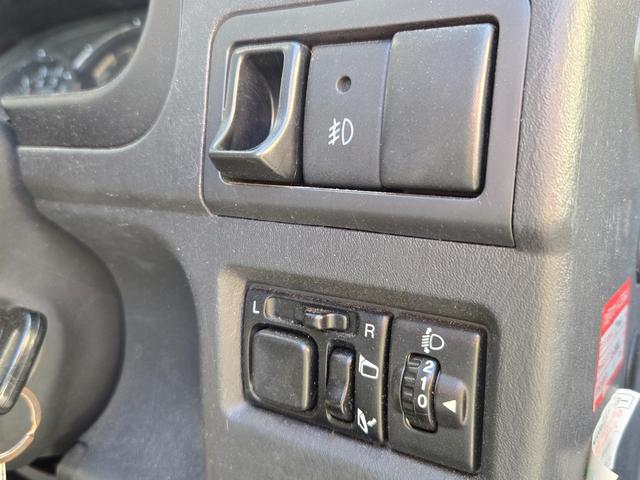 ジムニー ランドベンチャー　ＦＵ１９２２　ストラーダＳＤナビ　ＣＤ　ＤＶＤ　ＳＤ　地デジフルセグ　ハンズフリー　革巻ハンドル　ＨＩＤヘッドライト　フォグランプ　ＬＥＤデイライト　シートヒーター　電子制御機能型４ＷＤ　レザーシート（22枚目）