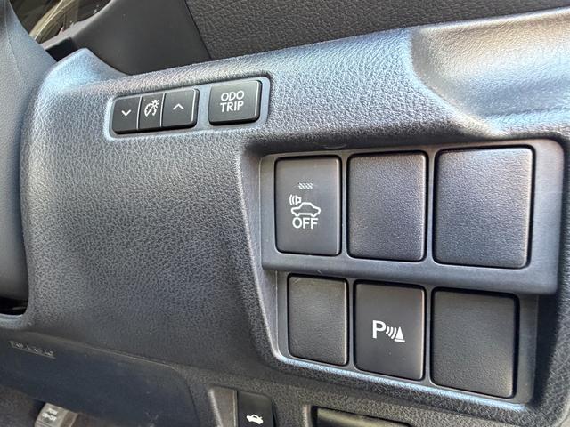 ＩＳ ＩＳ３００ｈ　Ｆスポーツ　ＦＵ１９５０　ＬＥＤヘッド　ＬＥＤフォグ　サンルーフ　クルーズコントロール　ドライブレコーダー　専用スポーツシート　専用フロアマット　専用フロント・リアエアロバンパー　専用グリル　専用１８ＡＷ（16枚目）