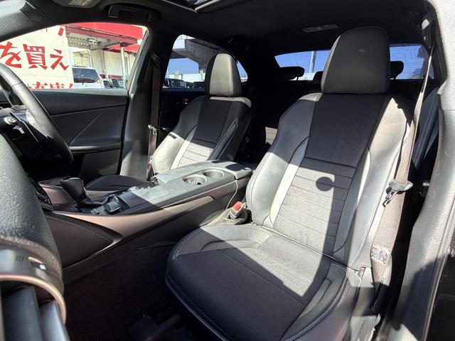 ＩＳ ＩＳ３００ｈ　Ｆスポーツ　ＦＵ１９５０　ＬＥＤヘッド　ＬＥＤフォグ　サンルーフ　クルーズコントロール　ドライブレコーダー　専用スポーツシート　専用フロアマット　専用フロント・リアエアロバンパー　専用グリル　専用１８ＡＷ（20枚目）