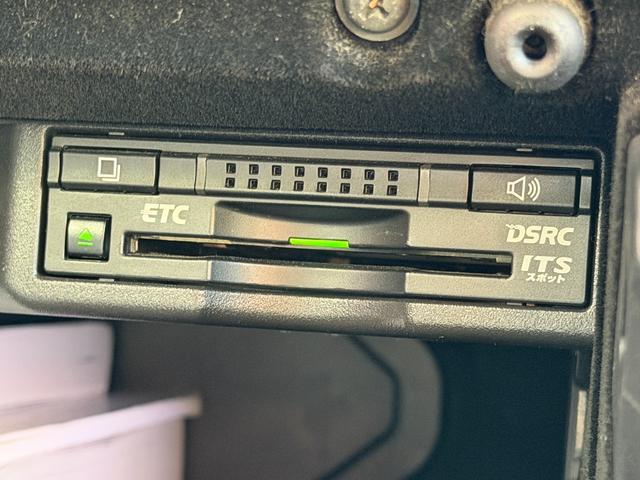 ＩＳ ＩＳ３００ｈ　Ｆスポーツ　ＦＵ１９５０　ＬＥＤヘッド　ＬＥＤフォグ　サンルーフ　クルーズコントロール　ドライブレコーダー　専用スポーツシート　専用フロアマット　専用フロント・リアエアロバンパー　専用グリル　専用１８ＡＷ（40枚目）