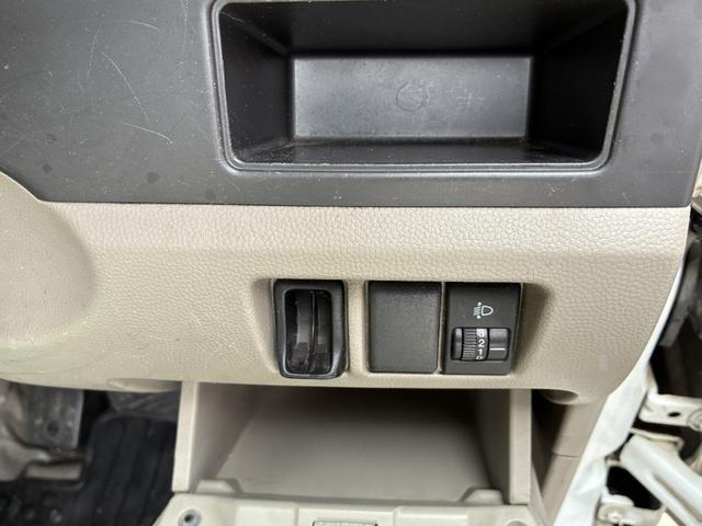 エブリイ PA FU1962 チューナーラジオ パワーステアリング ヘッドライトレベライザー 集中ドアロック 両側スライドドア ドアバイザー 運転席・助手席エアバック 12インチスチールホイール(22枚目)