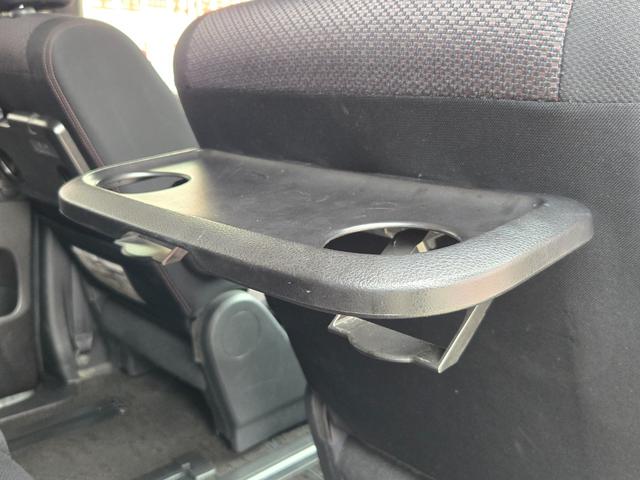 セレナ ハイウェイスター　Ｓ－ハイブリッド　ＦＵ１９７６　純正ＳＤナビ　ＣＤ　ＤＶＤ　ＳＤ　地デジフルセグ　Ｂｌｕｅｔｏｏｔｈ　ハンズフリー　バックカメラ　ビルトインＥＴＣ　革巻ハンドル　クルーズコントロール　オートライト　フォグランプ（20枚目）