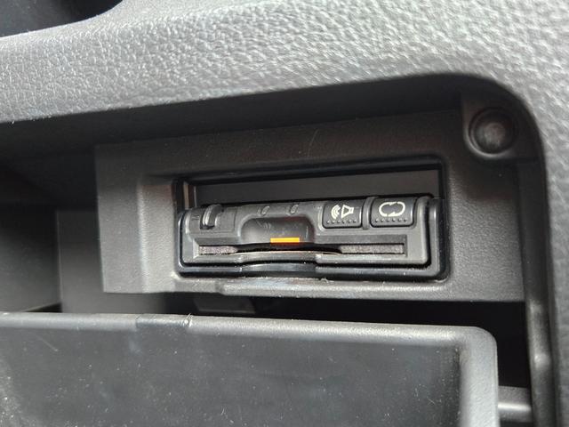 セレナ ハイウェイスター　Ｓ－ハイブリッド　ＦＵ１９７６　純正ＳＤナビ　ＣＤ　ＤＶＤ　ＳＤ　地デジフルセグ　Ｂｌｕｅｔｏｏｔｈ　ハンズフリー　バックカメラ　ビルトインＥＴＣ　革巻ハンドル　クルーズコントロール　オートライト　フォグランプ（22枚目）