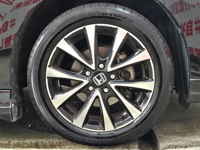 ステップワゴンスパーダ Ｚ　クールスピリット　ＦＵ１９６９　純正インターナビ　ＣＤ　ＤＶＤ　ＭＳＶ　地デジフルセグ　バックカメラ　ビルトインＥＴＣ　革巻ハンドル　ステアリングスイッチ　クルーズコントロール　パドルシフト　オートライト（28枚目）