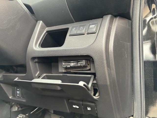 セレナ ハイウェイスター Vセレクション FU1975 ストラーダSDナビ 地デジフルセグTV CD DVD SD USB Bluetooth バックカメラ ビルトインETC スマートキー プッシュスタート ステアリングスイッチ オートライト(29枚目)