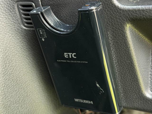 セレナ ハイウェイスター　Ｓ－ハイブリッド　Ｖセレクション　ＦＵ３０１７　アルパイン８インチナビ　ＤＶＤ　　ＢＴ　フルセグ　バックカメラ　ＥＴＣ　Ｗエアコン　ＨＩＤ　ＬＥＤフォグ　両側パワスラ　アルパインフリップダウンモニター　前後ドライブレコーダー（32枚目）