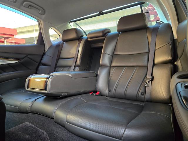 フーガハイブリッド ＶＩＰパッケージ　ＦＵ３０３６　純正ＨＤＤナビ　ＣＤ　ＤＶＤ　ＭＳＶ　地デジフルセグ　Ｂｌｕｅｔｏｏｔｈ　ハンズフリー　バックカメラ　サイドカメラ　ビルトインＥＴＣ　革巻ハンドル　ステアリングスイッチ　クルコン（12枚目）