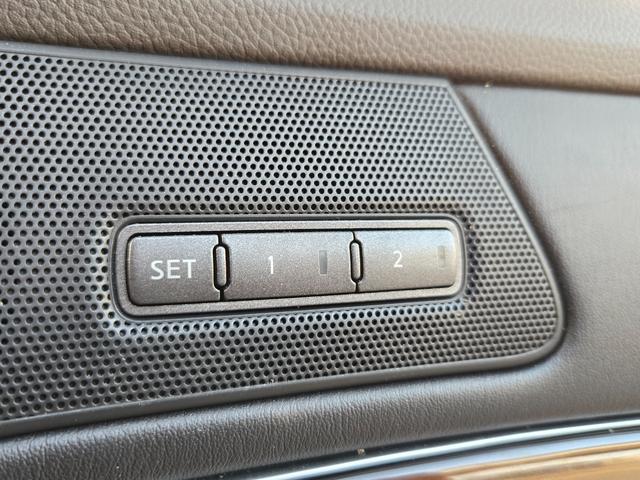 フーガハイブリッド ＶＩＰパッケージ　ＦＵ３０３６　純正ＨＤＤナビ　ＣＤ　ＤＶＤ　ＭＳＶ　地デジフルセグ　Ｂｌｕｅｔｏｏｔｈ　ハンズフリー　バックカメラ　サイドカメラ　ビルトインＥＴＣ　革巻ハンドル　ステアリングスイッチ　クルコン（23枚目）