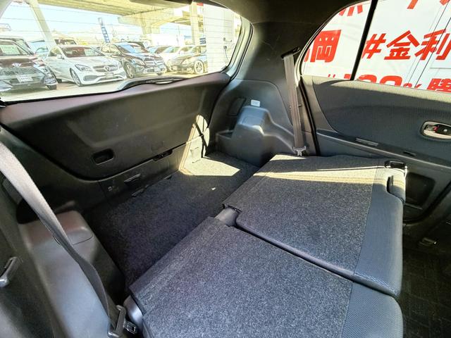 ヴィッツ ＲＳ　ＦＵ３０６９　カロッツェリアナビ　ＤＶＤ　ＳＤ　ワンセグ　バックカメラ　ＥＴＣ　ウインカー付電格ミラー　オートエアコン　革巻きハンドル　キーレス　ＨＩＤヘッド　フォグ　５速マニュアル　純正１６ＡＷ（18枚目）