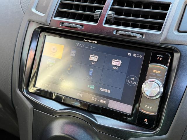 ヴィッツ ＲＳ　ＦＵ３０６９　カロッツェリアナビ　ＤＶＤ　ＳＤ　ワンセグ　バックカメラ　ＥＴＣ　ウインカー付電格ミラー　オートエアコン　革巻きハンドル　キーレス　ＨＩＤヘッド　フォグ　５速マニュアル　純正１６ＡＷ（25枚目）