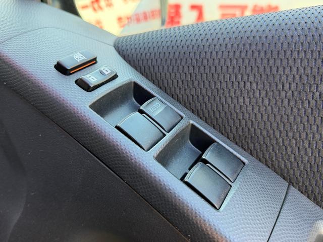 ヴィッツ ＲＳ　ＦＵ３０６９　カロッツェリアナビ　ＤＶＤ　ＳＤ　ワンセグ　バックカメラ　ＥＴＣ　ウインカー付電格ミラー　オートエアコン　革巻きハンドル　キーレス　ＨＩＤヘッド　フォグ　５速マニュアル　純正１６ＡＷ（31枚目）