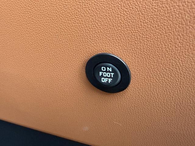 ヴェルファイア Z プレミア FU3078 モデリスタエアロ 左右独立ムーンルーフ 13.2型有機EL後席ディスプレイ パノラミックビュー サンセットブラウン本革シート サイドエンブレムイルミ モデリスタシグネチャーイルミブレード(19枚目)