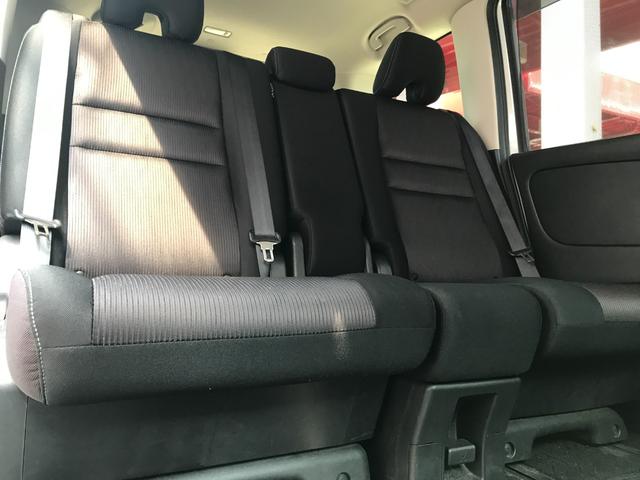 セレナ ハイウェイスター　ＦＵ１７３３　純正ＳＤナビ　地デジフルセグＴＶ　ＣＤ　ＤＶＤ　Ｂｌｕｅｔｏｏｔｈ　バックカメラ　アラウンドビューモニター　ステアリングスイッチ　クルーズコントロール　オートパイロット（19枚目）