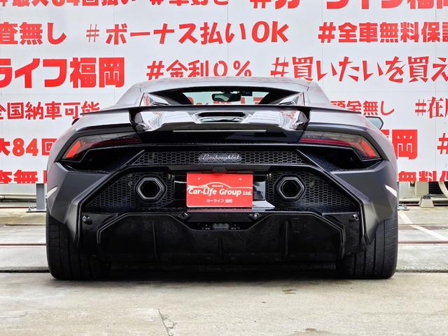 ウラカン 　ＦＵ０９０２　アドペルソナムカラー　マッドブラック　Ｎａｒｖｉ２０インチ鍛造軽量ホイール　イエローカーボンブレーキキャリパー　リアボンネット／ビジブルカーボン　スタイルパック／ハイグロスブラック（8枚目）