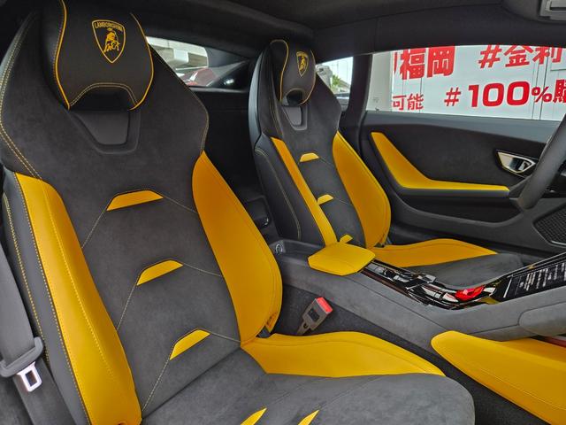 ウラカン 　ＦＵ０９０２　アドペルソナムカラー　マッドブラック　Ｎａｒｖｉ２０インチ鍛造軽量ホイール　イエローカーボンブレーキキャリパー　リアボンネット／ビジブルカーボン　スタイルパック／ハイグロスブラック（18枚目）