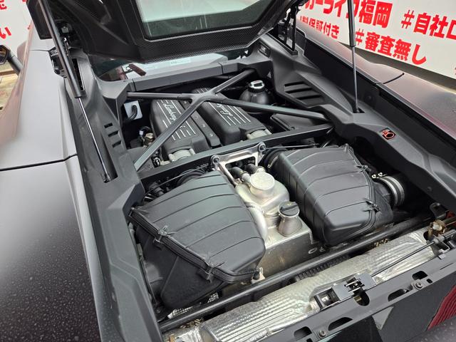 ウラカン 　ＦＵ０９０２　アドペルソナムカラー　マッドブラック　Ｎａｒｖｉ２０インチ鍛造軽量ホイール　イエローカーボンブレーキキャリパー　リアボンネット／ビジブルカーボン　スタイルパック／ハイグロスブラック（41枚目）