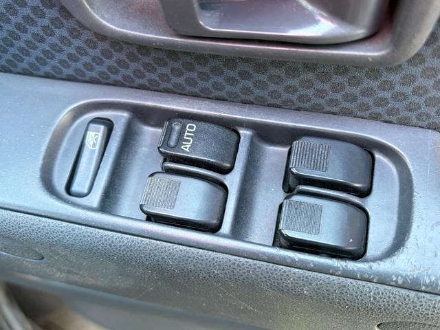 ハイゼットカーゴ クルーズ　ＦＵ３１８８　純正オーディオ（ＡＭ・ＦＭ・ＣＤ）パワーウインドウ　電格ミラー　ヘットライトレベライザー　オーバーヘッドコンソール　ドアバイザー　　エアコン　パワーステアリング　Ｗエアバッグ（21枚目）