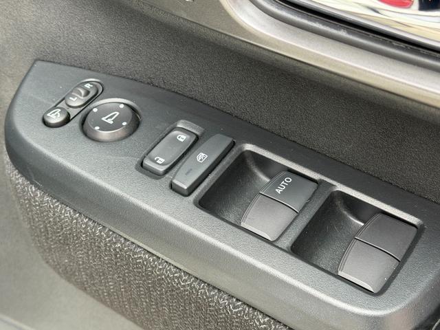 Ｎ－ＢＯＸカスタム ベースグレード　ＦＵ３１９３　純正８インチナビ　Ｂｌｕｅｔｏｏｔｈ　ＵＳＢ　フルセグ　バックカメラ　ビルトインＥＴＣ　ウインカー付ドアミラー　ＬＥＤヘット　ＬＥＤフォグ　両側パワスラ　シートヒーター　ホンダセンシング（18枚目）