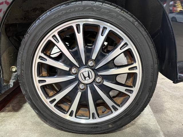 Ｎ－ＢＯＸ Ｇ・ターボパッケージ　ＦＵ３２００　ターボ　イクリプスメモリーナビ　ＣＤ　ＤＶＤ　ＳＤ　ワンセグ　ハンズフリー　バックカメラ　ＥＴＣ　革巻きハンドル　クルーズコントロール　パドルシフト　　ＨＩＤヘッドライト　フォグランプ（27枚目）