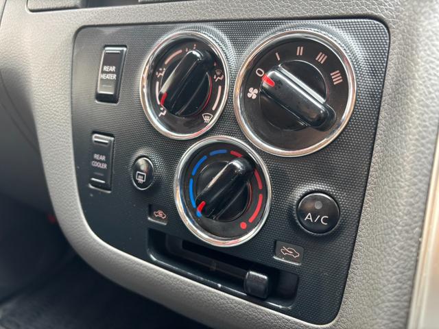 NV350キャラバンバン ロングライダーブラックラインプレミアムGX FU3208 純正SDナビ 地デジフルセグ CD DVD SD Bluetooth ハンズフリー バックカメラ ETC車載器 オートライト HIDヘッドライト 2色切り替え可能LEDフォグライト(25枚目)