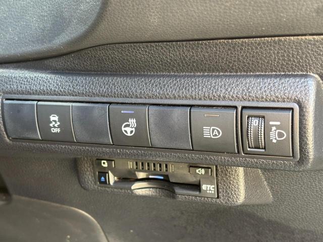 カローラツーリング ハイブリッド　ダブルバイビー　ＦＵ３２９７　主な装備純正９インチディスプレイオーディオ　ＣＤ　ＤＶＤ　Ｂｌｕｅｔｏｏｔｈ　ハンズフリー　ビルトインＥＴＣ　革巻きハンドル　ステアリングスイッチ　レーダークルーズコントロール（30枚目）
