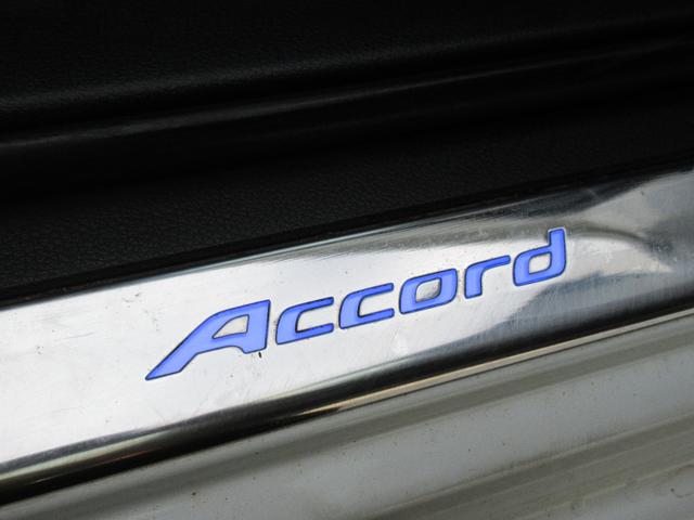アコードハイブリッド ＥＸ　ワンオーナー　純正ナビ　地デジ　バックカメラ　Ｂｌｕｅｔｏｏｔｈ　黒革パワーシート　シートヒーター　アダプティブクルコン　無限（エアロ・グリルガーニッシュ・フロアマット・ミラー）ＬＥＤ　１年保証（28枚目）