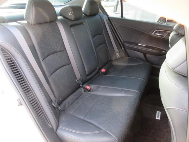 アコードハイブリッド ＥＸ　ワンオーナー　純正ナビ　地デジ　バックカメラ　Ｂｌｕｅｔｏｏｔｈ　黒革パワーシート　シートヒーター　アダプティブクルコン　無限（エアロ・グリルガーニッシュ・フロアマット・ミラー）ＬＥＤ　１年保証（32枚目）