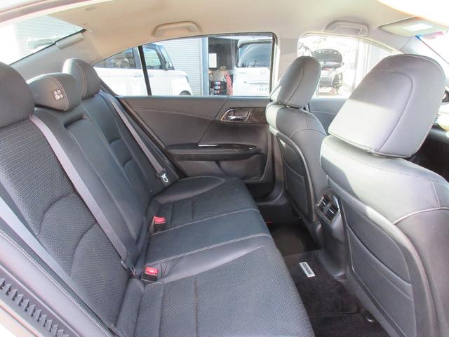 アコードハイブリッド ＥＸ　ワンオーナー　純正ナビ　地デジ　バックカメラ　Ｂｌｕｅｔｏｏｔｈ　黒革パワーシート　シートヒーター　アダプティブクルコン　無限（エアロ・グリルガーニッシュ・フロアマット・ミラー）ＬＥＤ　１年保証（33枚目）