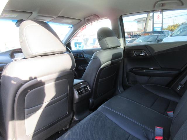 アコードハイブリッド ＥＸ　ワンオーナー　純正ナビ　地デジ　バックカメラ　Ｂｌｕｅｔｏｏｔｈ　黒革パワーシート　シートヒーター　アダプティブクルコン　無限（エアロ・グリルガーニッシュ・フロアマット・ミラー）ＬＥＤ　１年保証（40枚目）