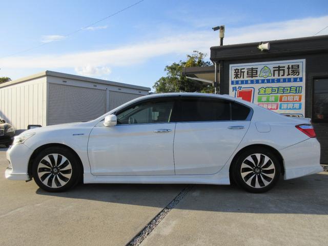 アコードハイブリッド ＥＸ　ワンオーナー　純正ナビ　地デジ　バックカメラ　Ｂｌｕｅｔｏｏｔｈ　黒革パワーシート　シートヒーター　アダプティブクルコン　無限（エアロ・グリルガーニッシュ・フロアマット・ミラー）ＬＥＤ　１年保証（44枚目）