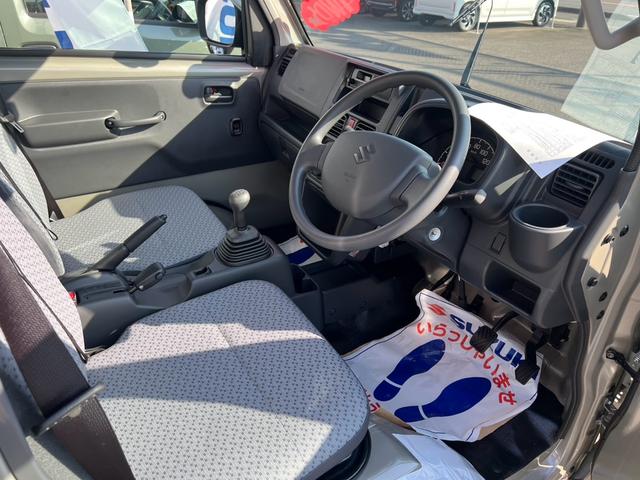 キャリイトラック KCエアコン・パワステ農繁仕様 届出済未使用車 デフロック パートタイム4WD 高低二段切替式 5速ミッション キーレスエントリー パワーウィンド付 アイドリングストップ 横滑り防止装置(7枚目)