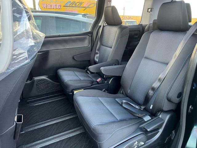 ヴォクシー ＺＳ　両側電動スライドドア　ビックナビ地デジＴＶ　バックカメラ　Ｂｌｕｅｔｏｏｔｈ　後席モニター　ＥＴＣ　スマートキー　プッシュスターター　ＬＥＤヘッドライト　フロントワイパーデアイサー（14枚目）