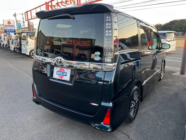 ヴォクシー ＺＳ　両側電動スライドドア　ビックナビ地デジＴＶ　バックカメラ　Ｂｌｕｅｔｏｏｔｈ　後席モニター　ＥＴＣ　スマートキー　プッシュスターター　ＬＥＤヘッドライト　フロントワイパーデアイサー（18枚目）