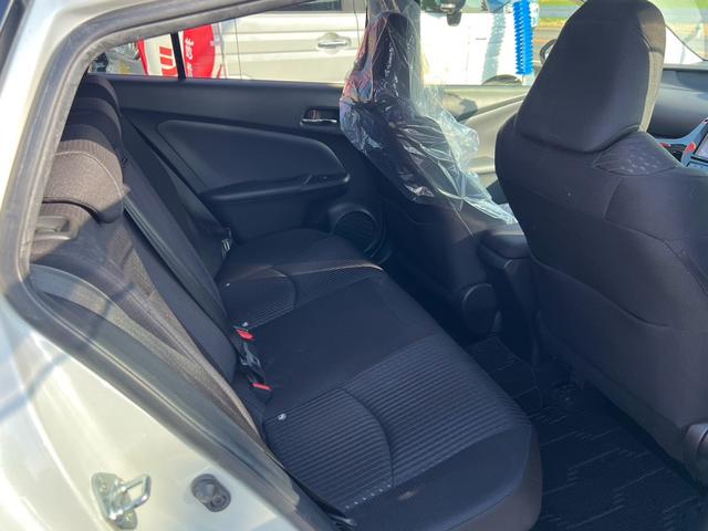 プリウス Ｓセーフティプラス　車検２年付　エアロパーツ　ツーリング１７インチＡＷ　タイヤ新品　９インチナビ地デジＴＶ　バックカメラ　Ｂｌｕｅｔｏｏｔｈ　スマートキー　ＥＴＣ　レーダークルーズコントロール　トヨタセーフティーセンス（18枚目）