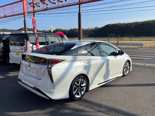 プリウス Ｓセーフティプラス　車検２年付　エアロパーツ　ツーリング１７インチＡＷ　タイヤ新品　９インチナビ地デジＴＶ　バックカメラ　Ｂｌｕｅｔｏｏｔｈ　スマートキー　ＥＴＣ　レーダークルーズコントロール　トヨタセーフティーセンス（22枚目）