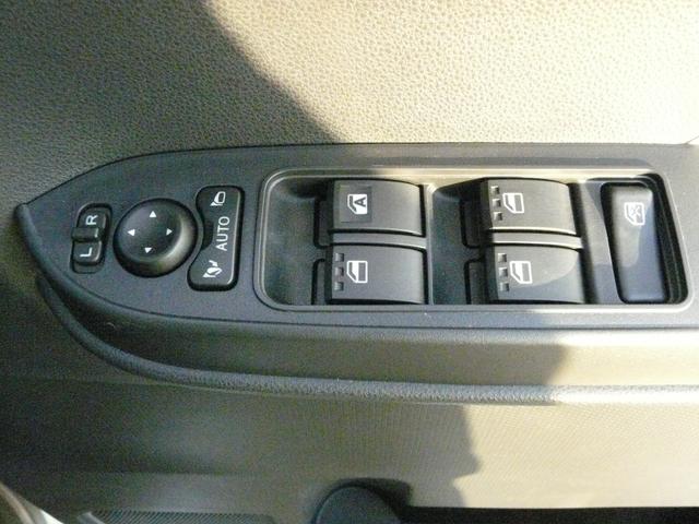 タント Ｘ　キーフリーシステム　セキュリティアラーム　スモークガラス　走行距離３．６３２ｋｍ（14枚目）